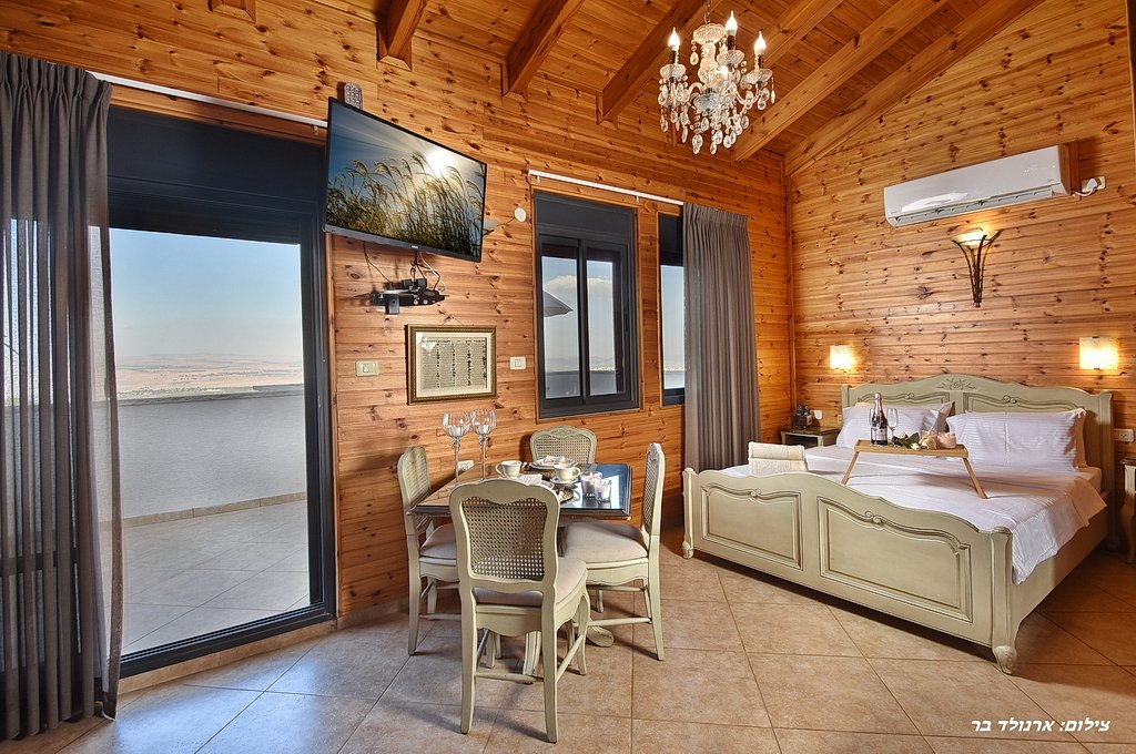 סוויטת אמטיסט סוויטת אמטיסט