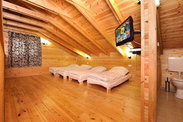 בקתות העץ של אלקבץ