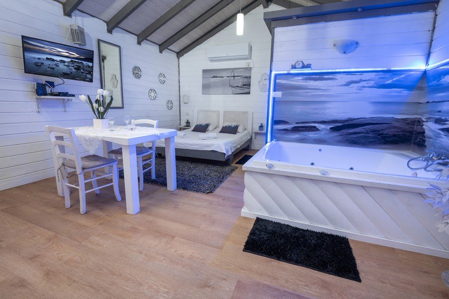 בקתות משפחתיות