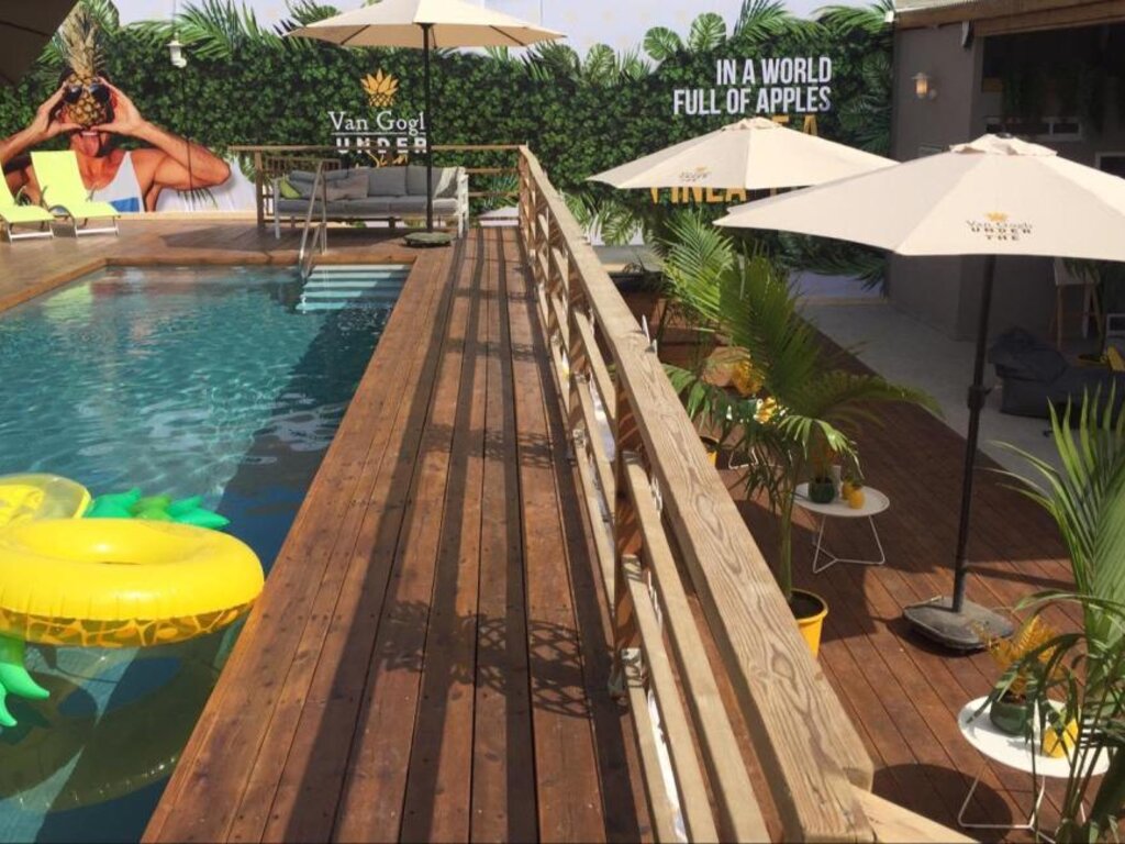 בי קיי פאלאס