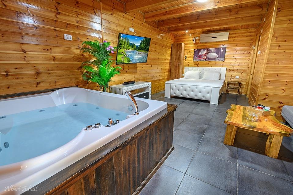 צימרו - בקתות העץ של מרו