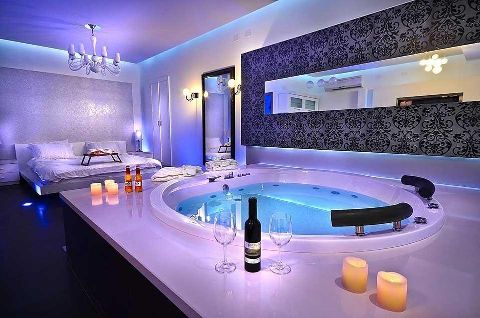 סוויטות כחול לבן