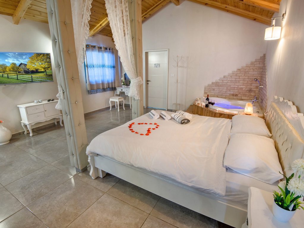 פנינת האהבה פנינת האהבה