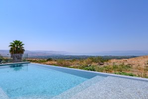 וילה נקודה בנוף